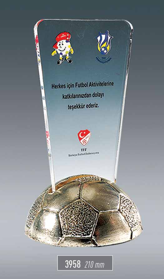 3958 - Futbol Topu Figürlü Spor Ödül