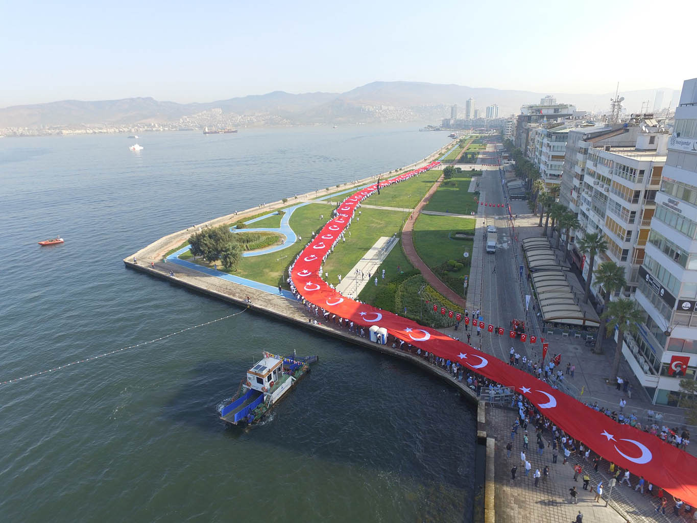 350 Metre Kortej Bayrağı - İzmir